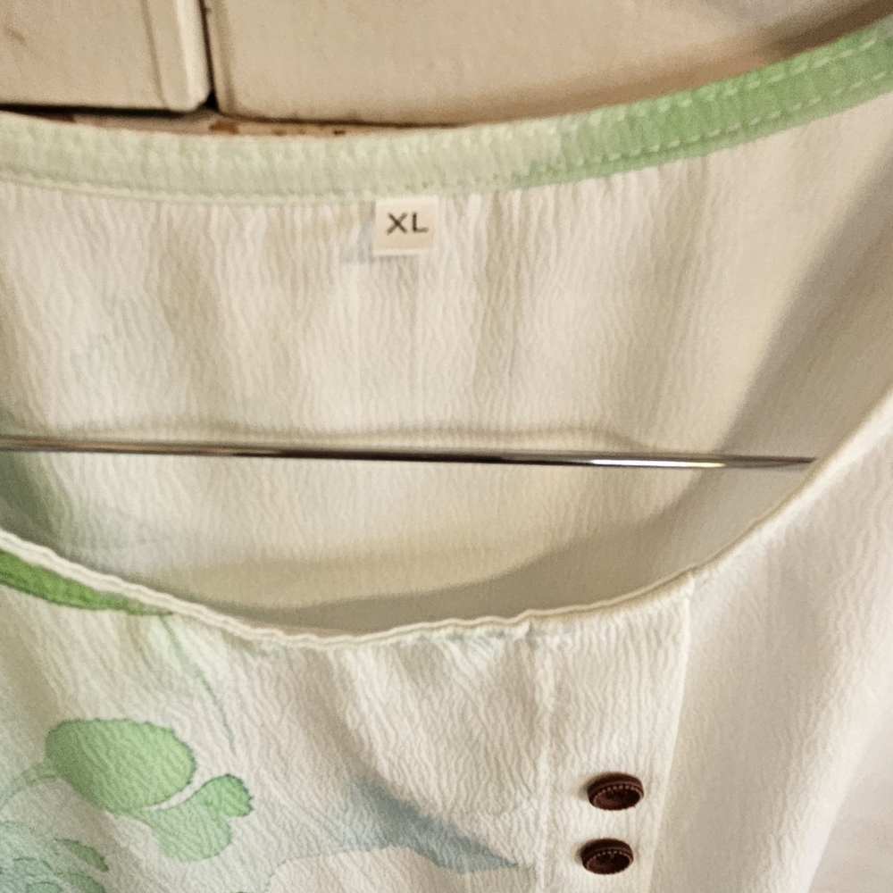 Floral Print Women's Top - Off White and Green Size XL - Picture 2 of 6